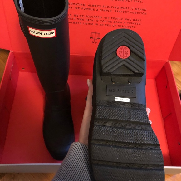 Hunter Black Original Women’s Tall Rainboots - Picture 3 of 7